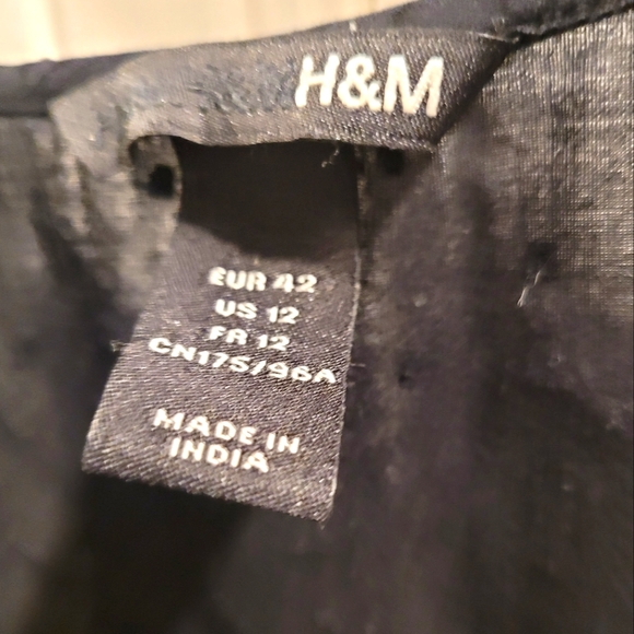 H&M black button shirt size 12 - Picture 2 of 3